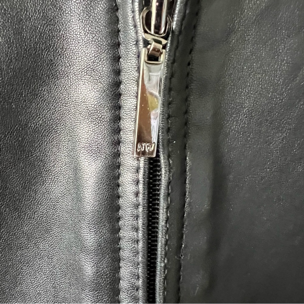Vintage Nine West Black Leather Jacket for Women size small with zipper front - Picture 11 of 12